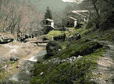 Mitsko – povijesna staza „Trebišće – Perun“<br>25.06. 2014.PJEŠAČENJE/WALKING TOUR 